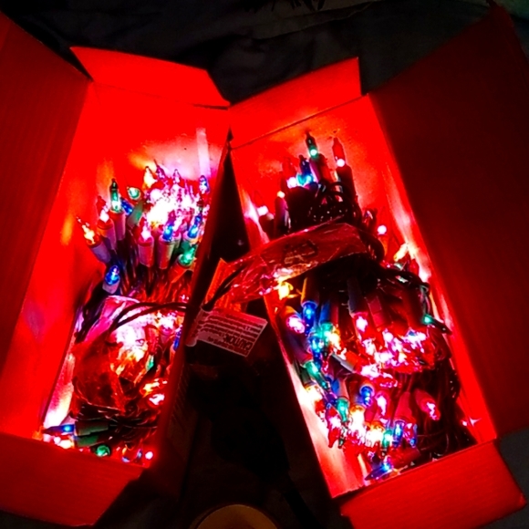 Multi Colored Merry Brite Mini indoor/outdoor (2) 200 Count lights - Picture 5 of 5